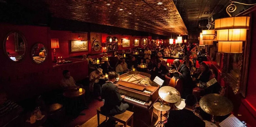 jazz-club-with-food